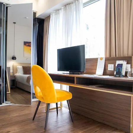 B4b Signature Hotel 4*